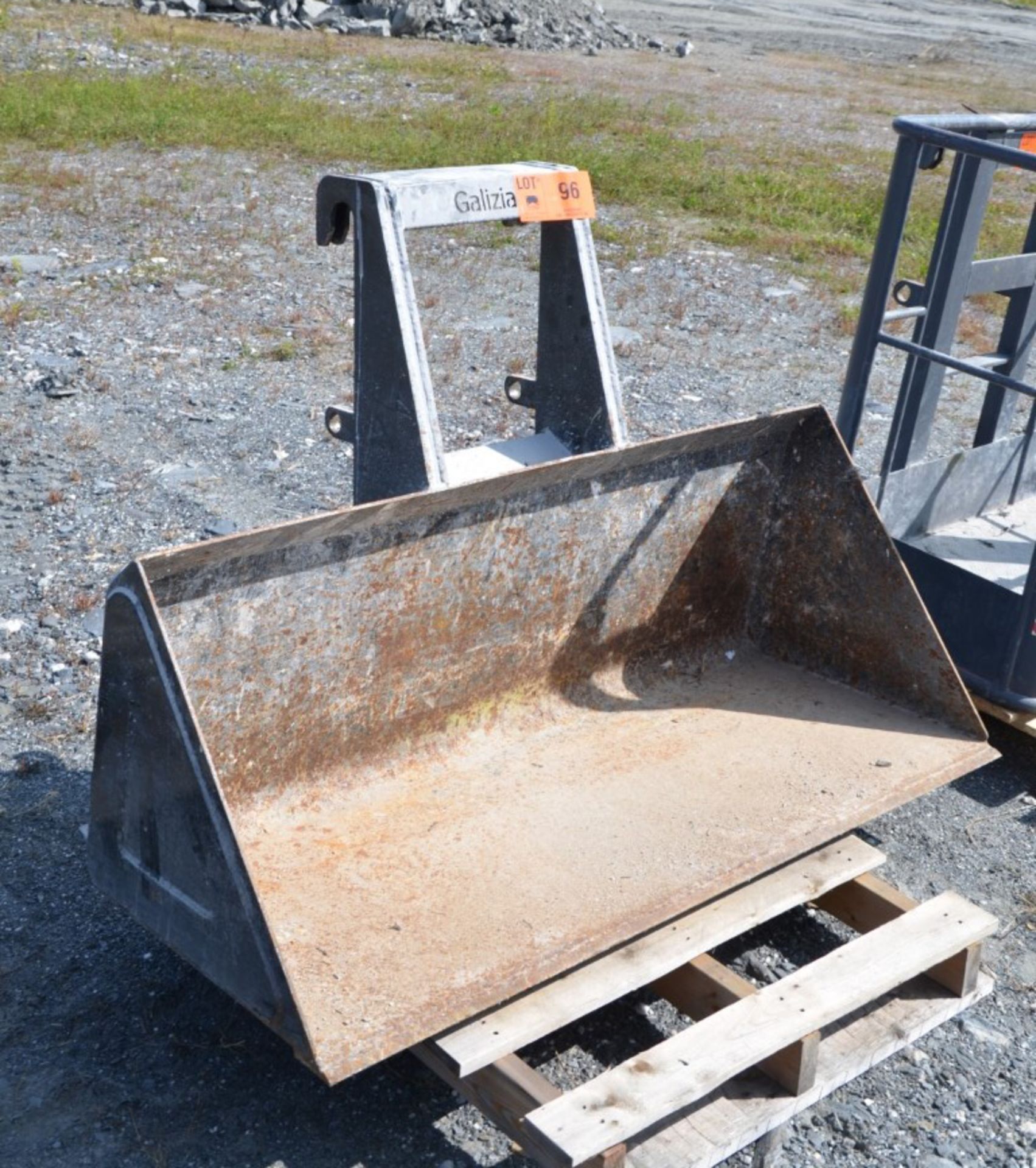 GALIZIA bucket attachment, s/n n/a