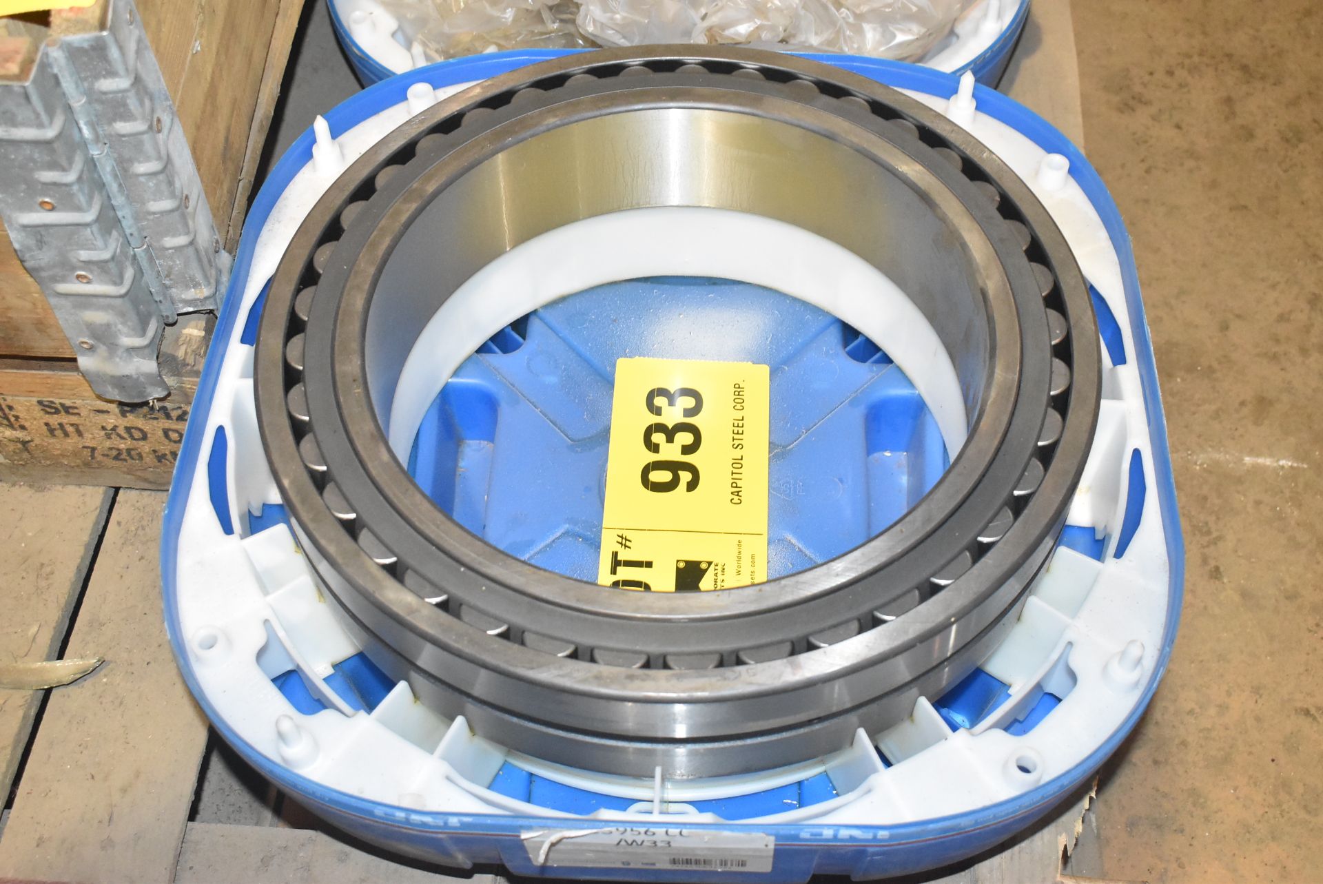 SKF 23956 CC/W33 SPHERICAL ROLLER BEARING [RIGGING FEES FOR LOT #933 - $30 USD PLUS APPLICABLE - Image 3 of 3