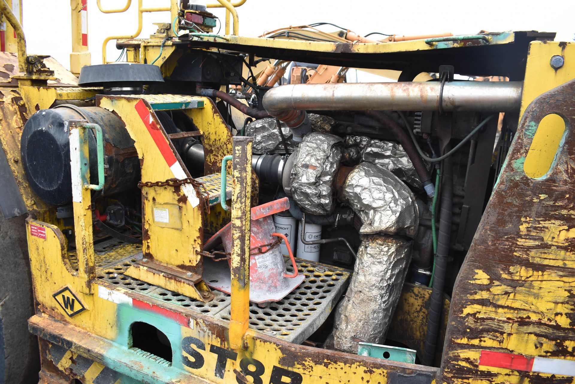 ATLAS COPCO ST8B UNDERGROUND SCOOP LOADER WITH 29,900 LB. CAPACITY, DETROIT DIESEL SERIES 60 - Image 6 of 19