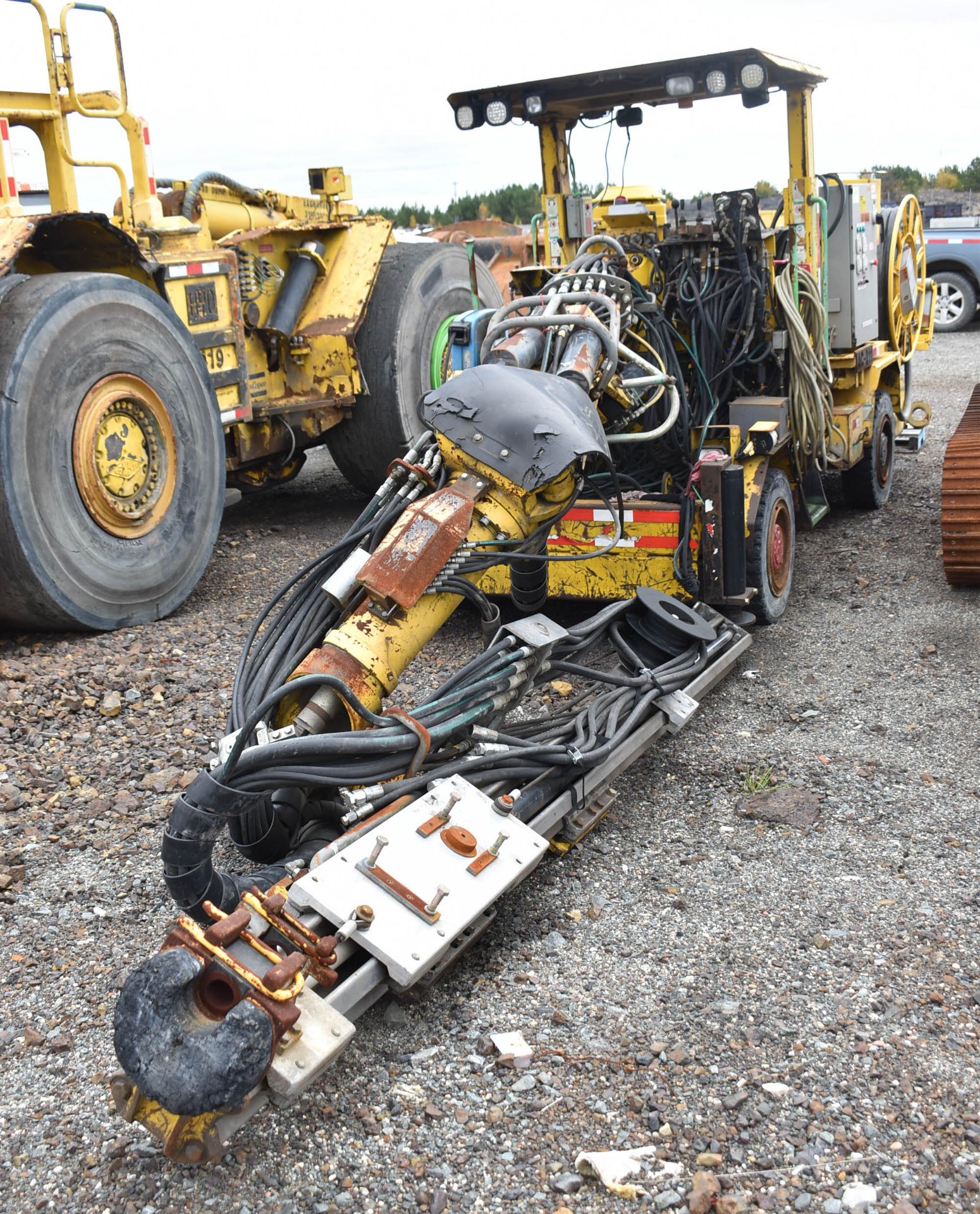 ATLAS COPCO 281 SINGLE BOOMER JUMBO ROCK DRILL WITH E5L912W DIESEL MOTOR, 1342 HOURS (RECORDED ON