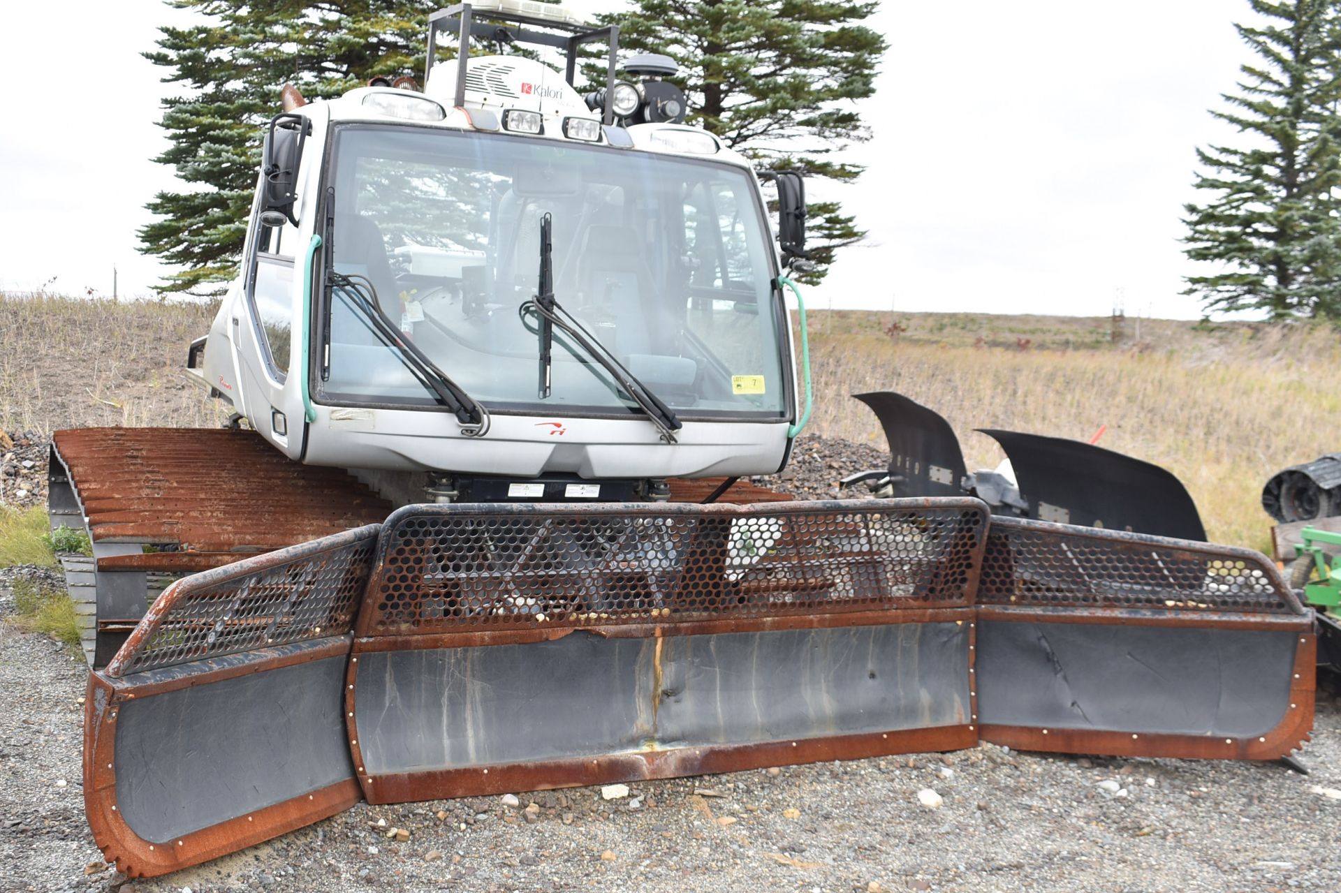 PRINOTH (2012) BR350 CRAWLER SNOW GROOMER WITH CATERPILLAR C9 DIESEL ENGINE, AG-NAV GPS, BACK-UP - Image 2 of 21