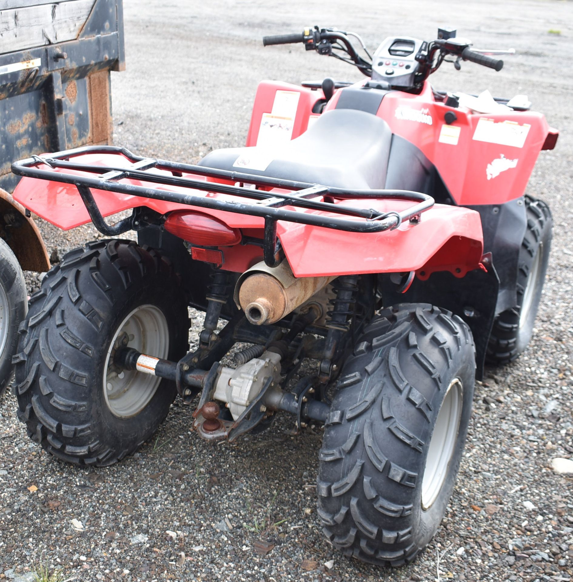 SUZUKI (2008) KING QUAD 400FSI 4X4 ATV WITH 2,711 KM (RECORDED ON ODOMETER AT TIME OF LISTING), VIN: - Image 3 of 12