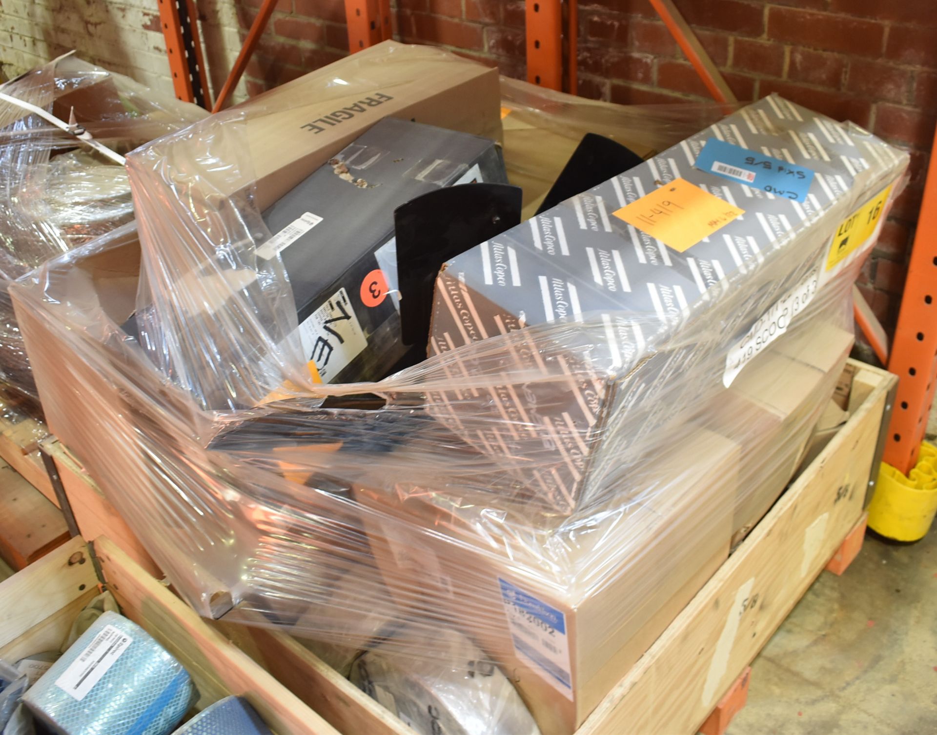 LOT/ CONTENTS OF PALLET CONSISTING OF (ATLAS COPCO ST8B UNDERGROUND SCOOP LOADER SPARE PARTS) ( - Image 3 of 3