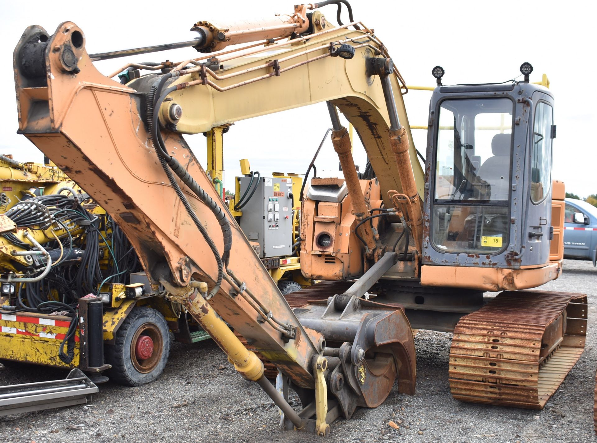 CASE CX135SR HYDRAULIC EXCAVATOR WITH HYDRAULIC GRAPPLE CLAW, 6560 HOURS (RECORDED ON METER AT - Image 2 of 14