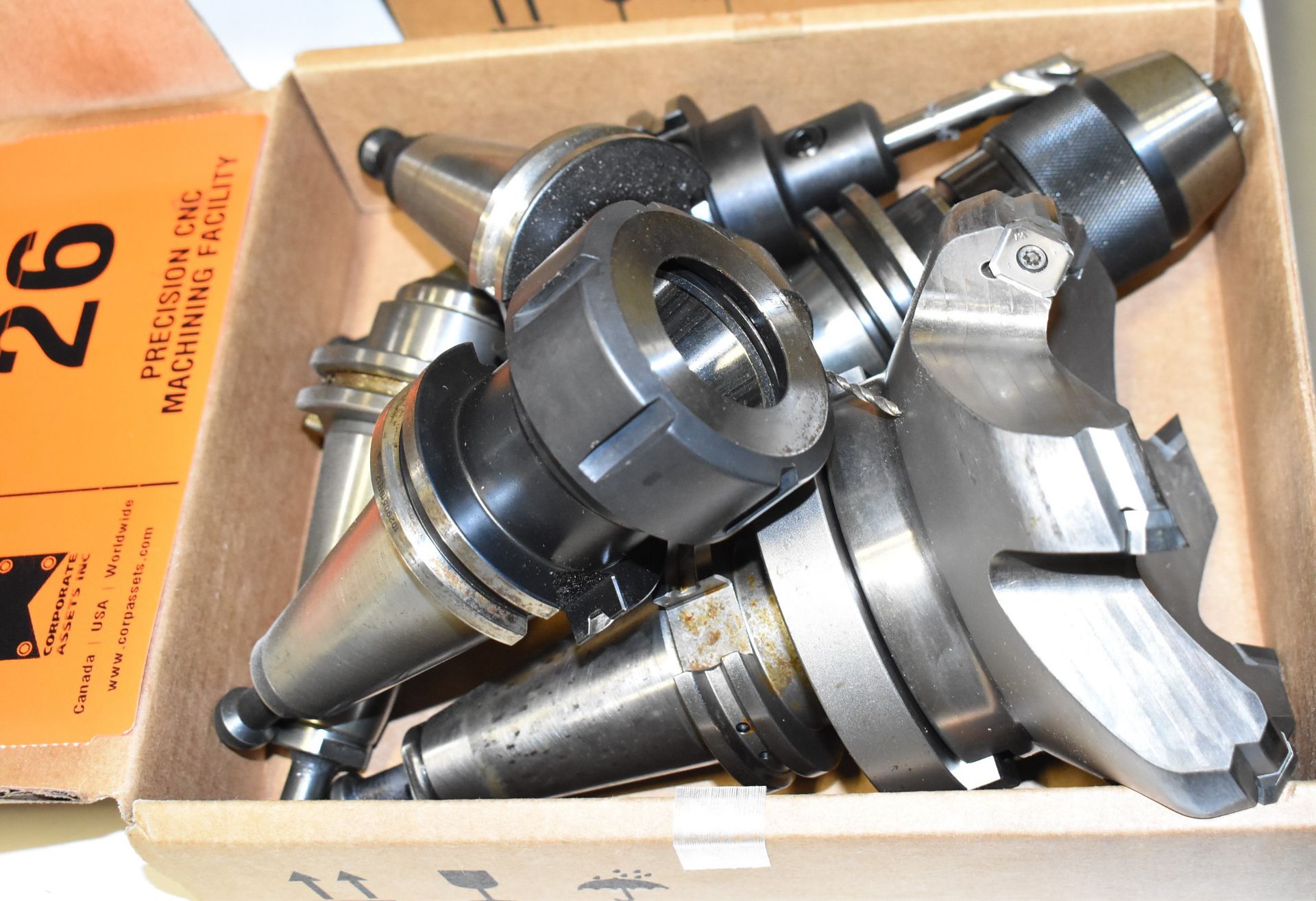 { Choice of lots: 26 } LOT/ (6) CAT 40 TOOL HOLDERS