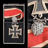 Ritterkreuz des Eisernen Kreuzes 1939 mit Eichenlaub mit Schwertern und Brillanten.