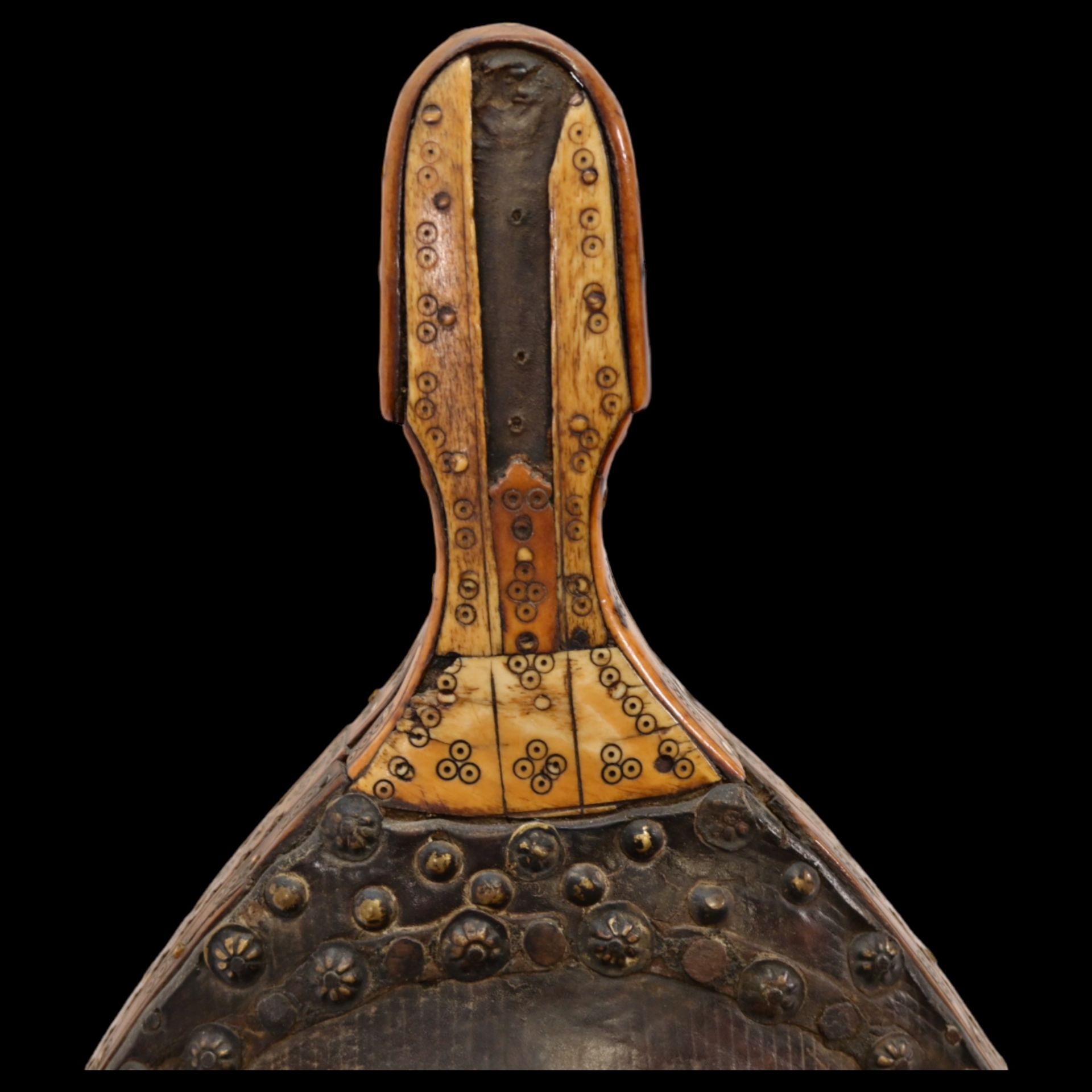 Rare antique Islamic Ottoman, Persian or Central Asia saddle for horseback, 18th century. - Image 6 of 12