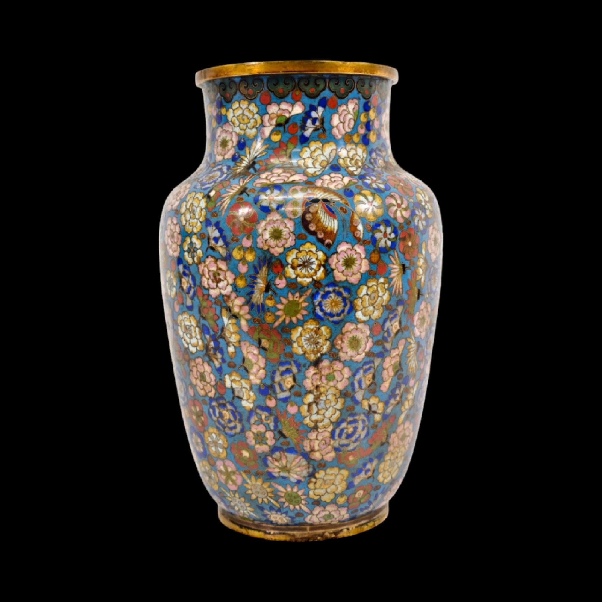 ANTIQUE CHINESE QING GILT CLOISONNE ENAMEL VASE