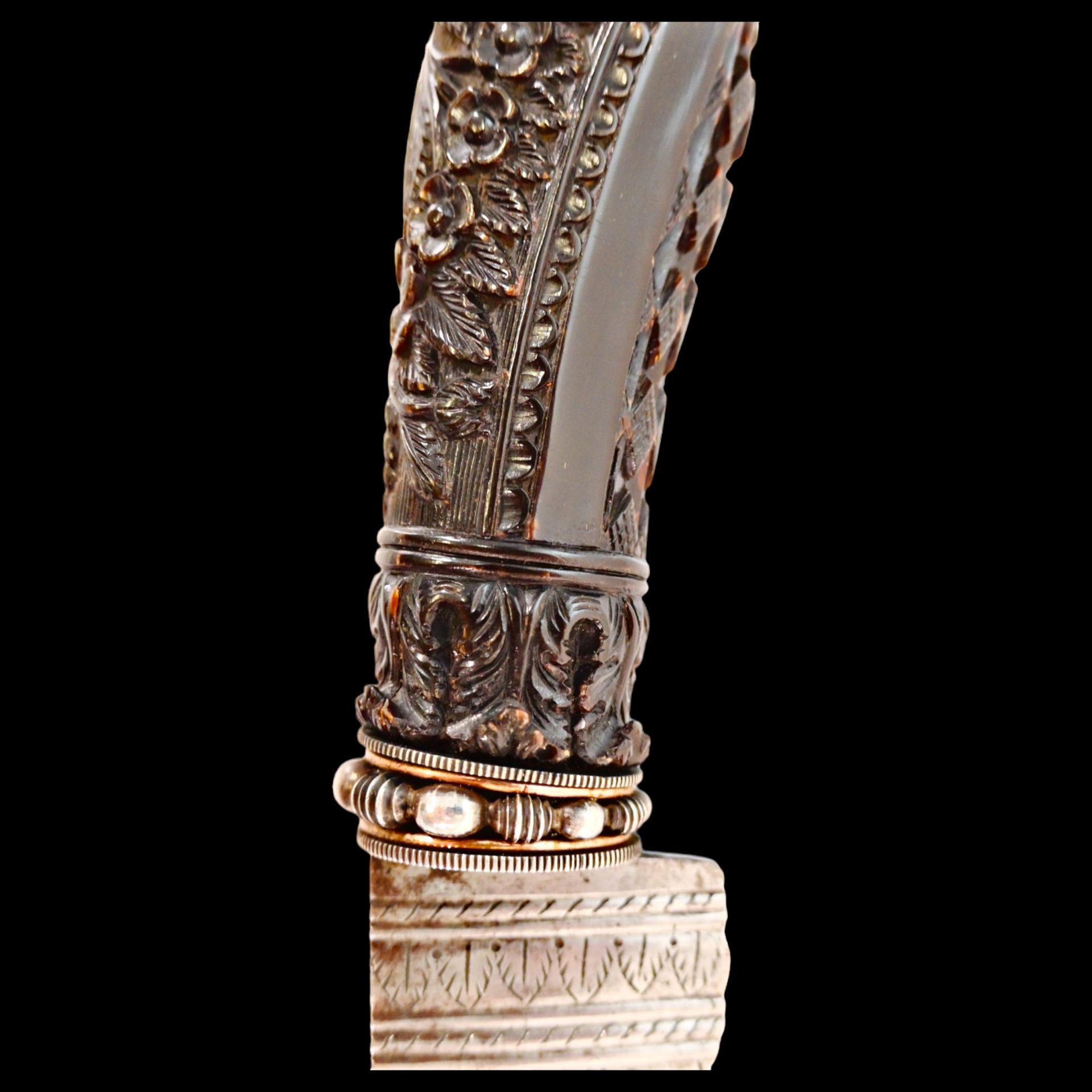 Magnificent, richly decorated knife, Indonesia, first half of the 20th century. - Image 21 of 33