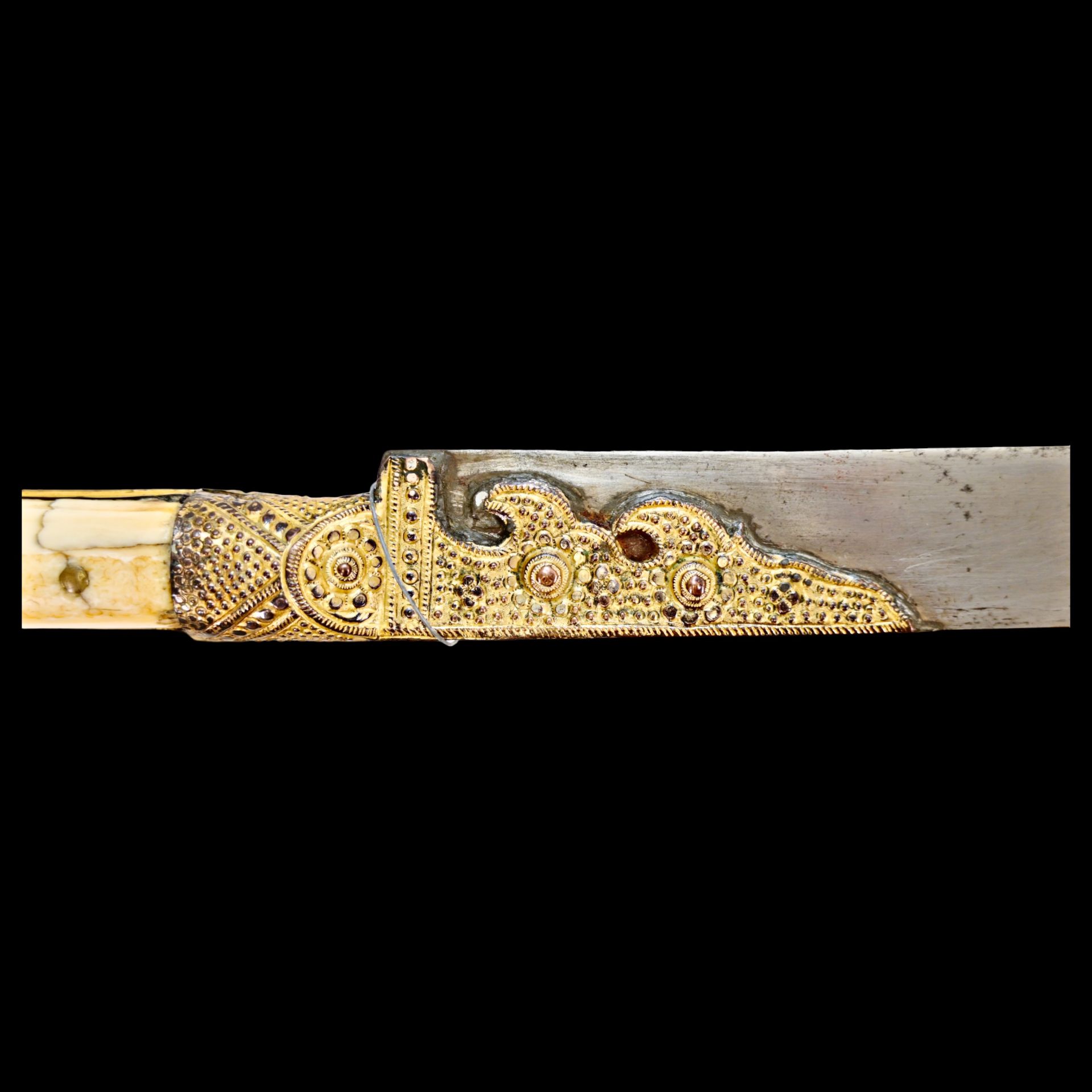 Magnificent Ottoman yatagan sword with bone hilt and gold kofgari on the blade, 1823. - Image 21 of 32