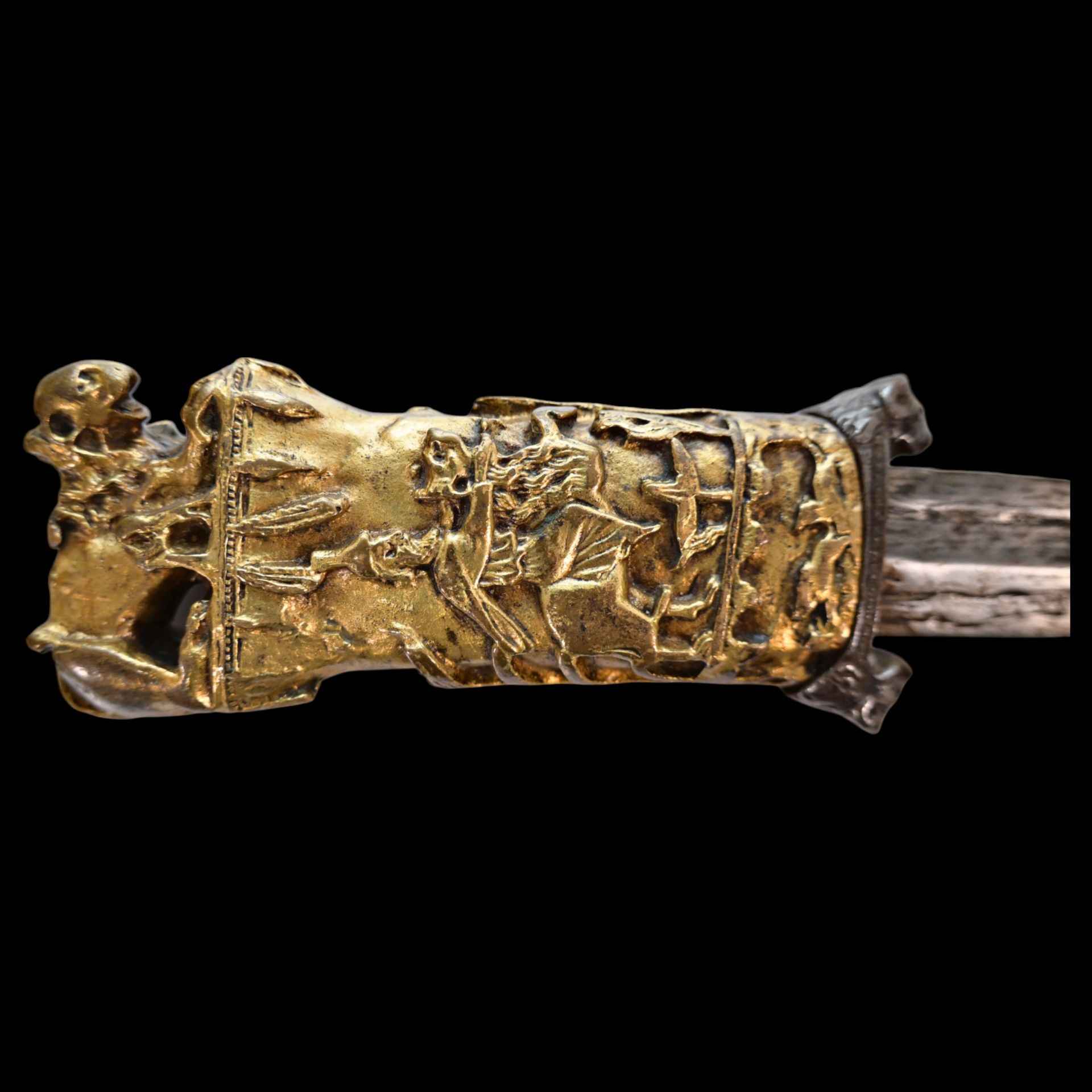 A magnificent dagger, probably from the period of the Crusades, Syria, 10th-13th (?) century. - Image 7 of 11