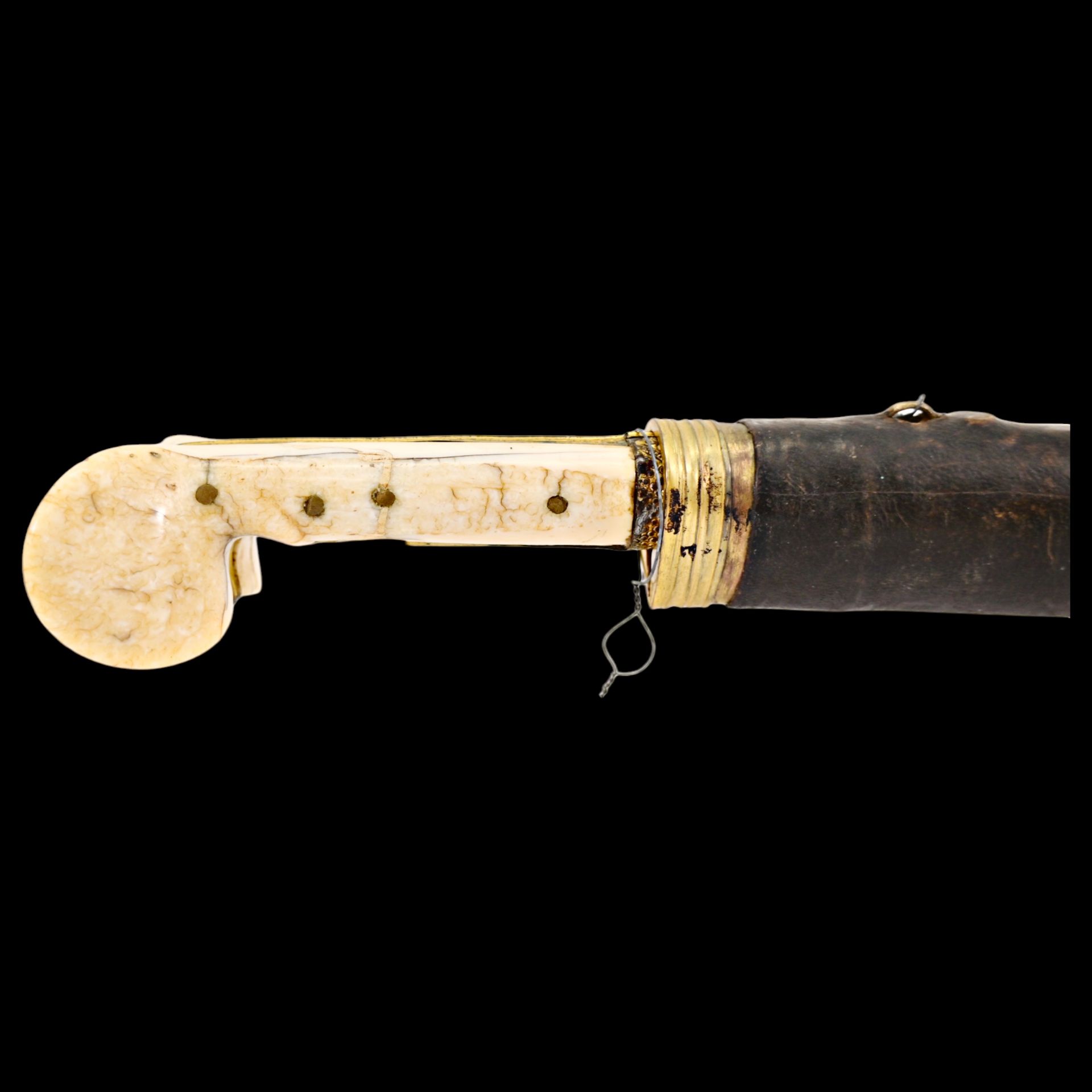 Magnificent Ottoman yatagan sword with bone hilt and gold kofgari on the blade, 1823. - Image 8 of 32