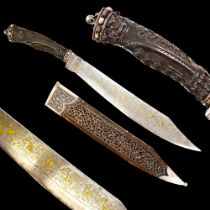 Magnificent, richly decorated knife, Indonesia, first half of the 20th century.