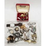 Quantity of costume jewellery to include wristwatches, brooches, etc (1 box)
