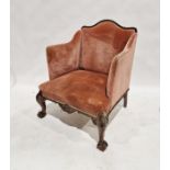 19th century mahogany armchair with gadrooned arched top, decorated in a pink velvet upholstery,