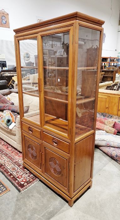 Chinese hardwood display cabinet, the glazed two-door cabinet opening to reveal two fitted - Image 2 of 2