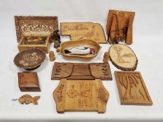 Large quantity of treen and carved decorative items (1 box)