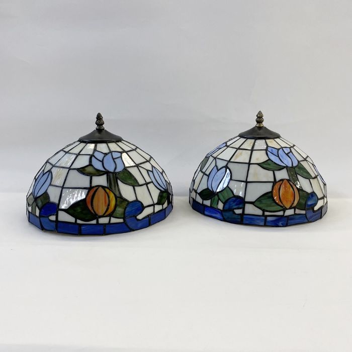 Pair of Tiffany-style lampshades (can be used as ceiling lights or table lamps) (2) Condition - Image 9 of 24