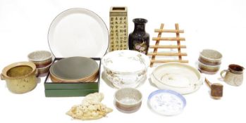 Set of ten Habitat Japan Cotswold-pattern bowls with speckled oatmeal glaze, a Tramar pottery lidded