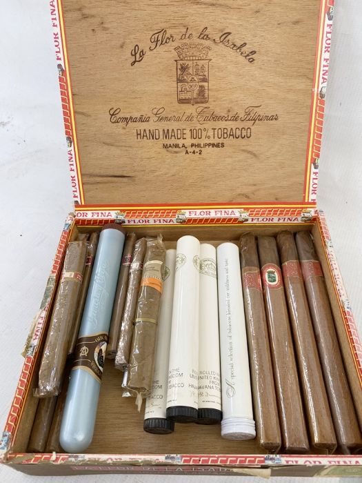 Two King Edward Invincible Deluxe packs (unopened), four Cuesta Rey cigars and a mixed box of cigars - Image 2 of 6