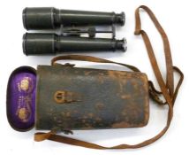 Cased pair of 19th century Negretti & Zambra binoculars Condition Report No obvious missing