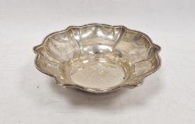 1920's circular shaped bowl, Sheffield 1921, maker Cooper Bros & Sons Ltd, 22.5cm diameter x 6.5cm