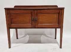Early 20th century side cabinet with pair of panelled doors, with satinwood stringing, on tapering