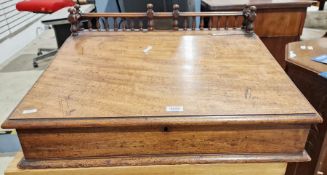 Late 19th century mahogany table-top bureau with lid enclosing drawers and pigeonholes, with