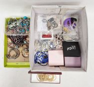 Assorted costume jewellery to includes bangles, brooches, etc (1 box)