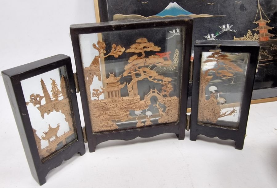 Assorted Chinese/Japanese painted lacquer ware to include trays, bowl, paintbrushes, small screen - Image 3 of 4
