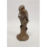 Cold painted bronze-effect kingfisher modelled sitting on a tree stump, 16.5cm high