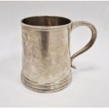 Early 20th century silver christening mug, unengraved, London 1907, maker's mark worn (small dents),