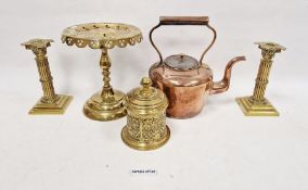 Pair of brass fluted column candlestick holders, a copper kettle, a brass trivet and other metalware