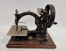 Late 19th century Willcox & Gibbs sewing machine, 29cm high