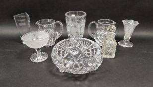 Mixed glassware to include jugs, vases and bowls (8)