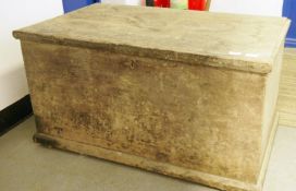 Vintage wooden carpenter's chest, 96cm x 55cm x 60cm
