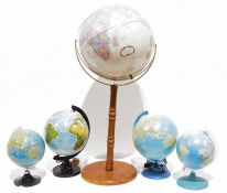 Large quantity of globes (10)