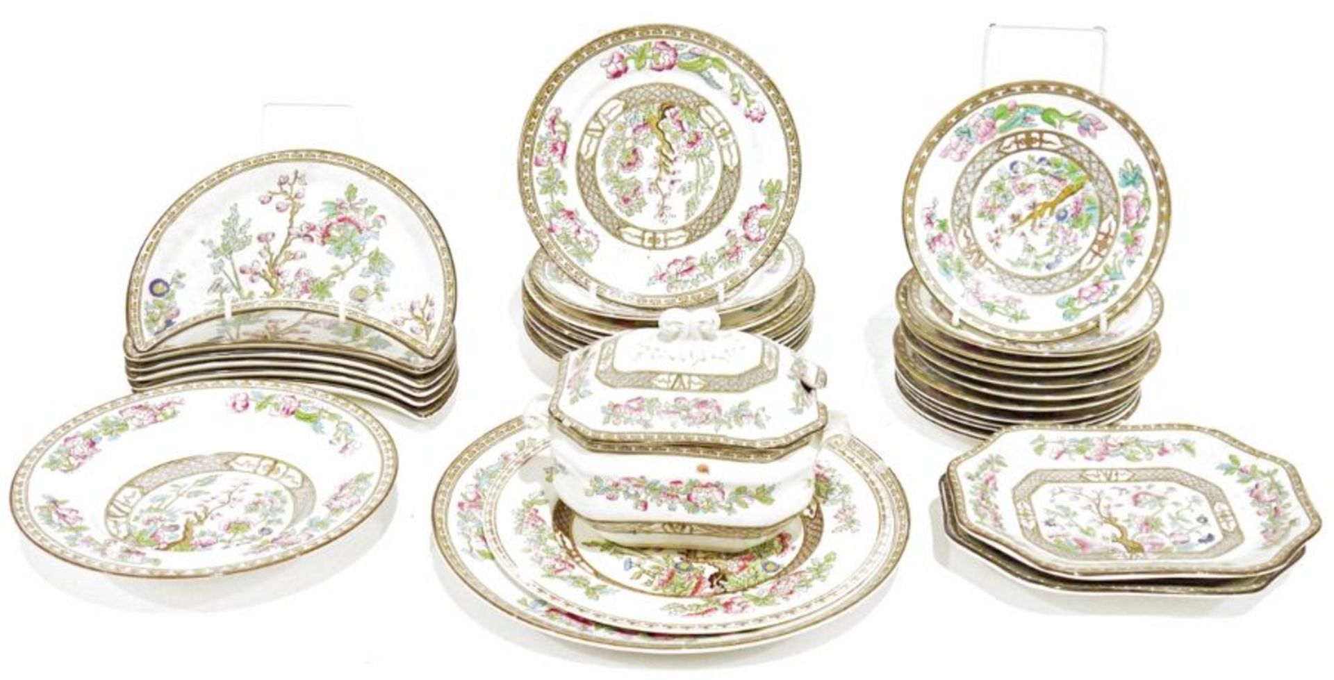 Quantity of Alfred Meakin 'India Tree' dinnerwares to include dinner plates, side plates, saucers,