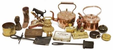 Sherratt & Simpson resin model of a labrador on a log, two copper kettles and assorted metalware and