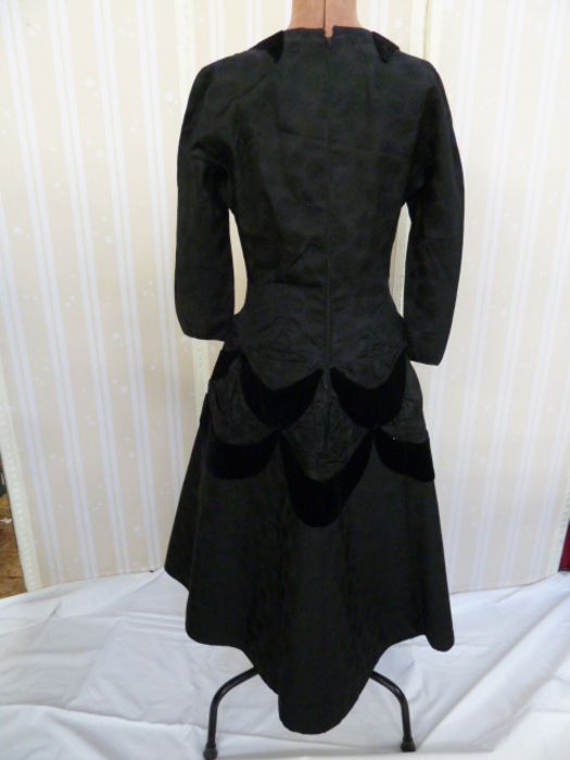 Couture 1950's black printed satin evening /cocktail dress, full circle skirt, lined with - Image 5 of 15