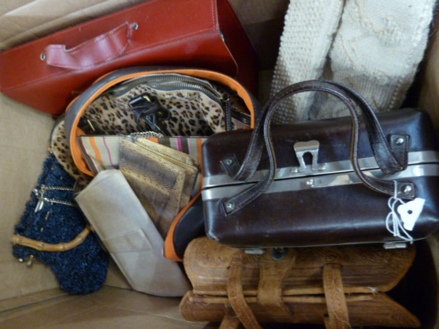 A mid twentieth century 'Gladstone bag' handbag, brown leather with silver coloured metal hardware - Image 4 of 6