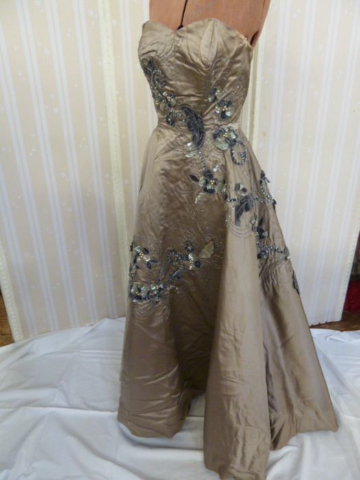 Couture 1940's ball gown / court dress, labelled 'Augusto Moschini... Roma' ( the label has loss - Image 11 of 20