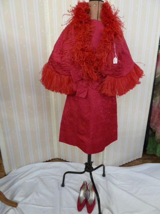 Couture 1960's/70's 'Schiaparelli pink' silk shift dress, with a matching cape trimmed with - Image 5 of 8