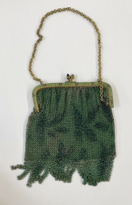 A vintage green chainmail evening bag, the fixed frame decorated with green enamel and gilt - Image 8 of 8