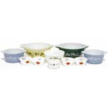 Large quantity of mid 20th century pyrex dishes, casseroles, plates, bowls, etc (1 box)