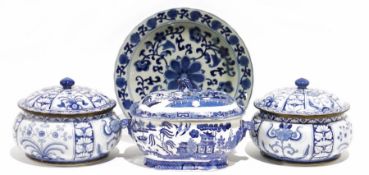 Pair blue and white covered bowls and a blue and white Willow pattern covered sauce tureen (damaged)