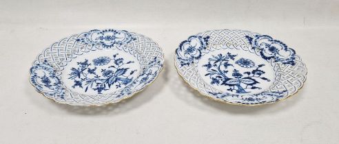 Pair of Meissen late 19th century blue and white 'Onion' pattern small plates, blue crossed swords