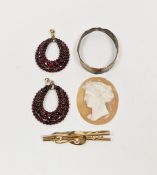 Gold bar brooch with scroll and ball decoration, a cameo with gold-coloured mount (damaged) and a