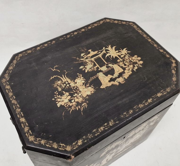 Oriental black lacquered regency-style chinoiserie box with canted corners decorated in gold with - Image 2 of 3