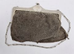 Early 20th century sterling chain purse with handle, marked 925, with London import marks, 257.5g